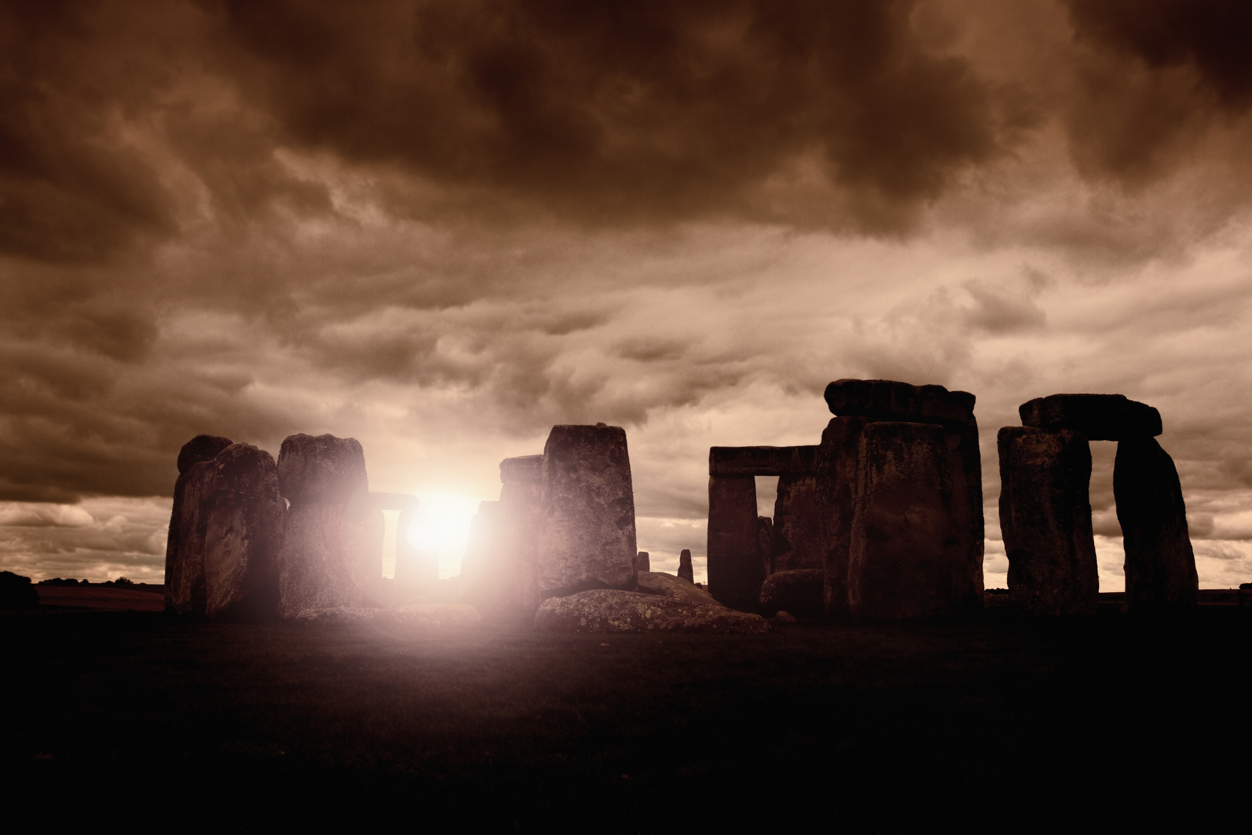 How to Celebrate the Summer Solstice: Rituals, Traditions & Folklore