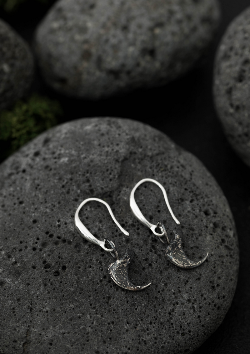 Clea - Silver cat claw earrings in solid sterling silver