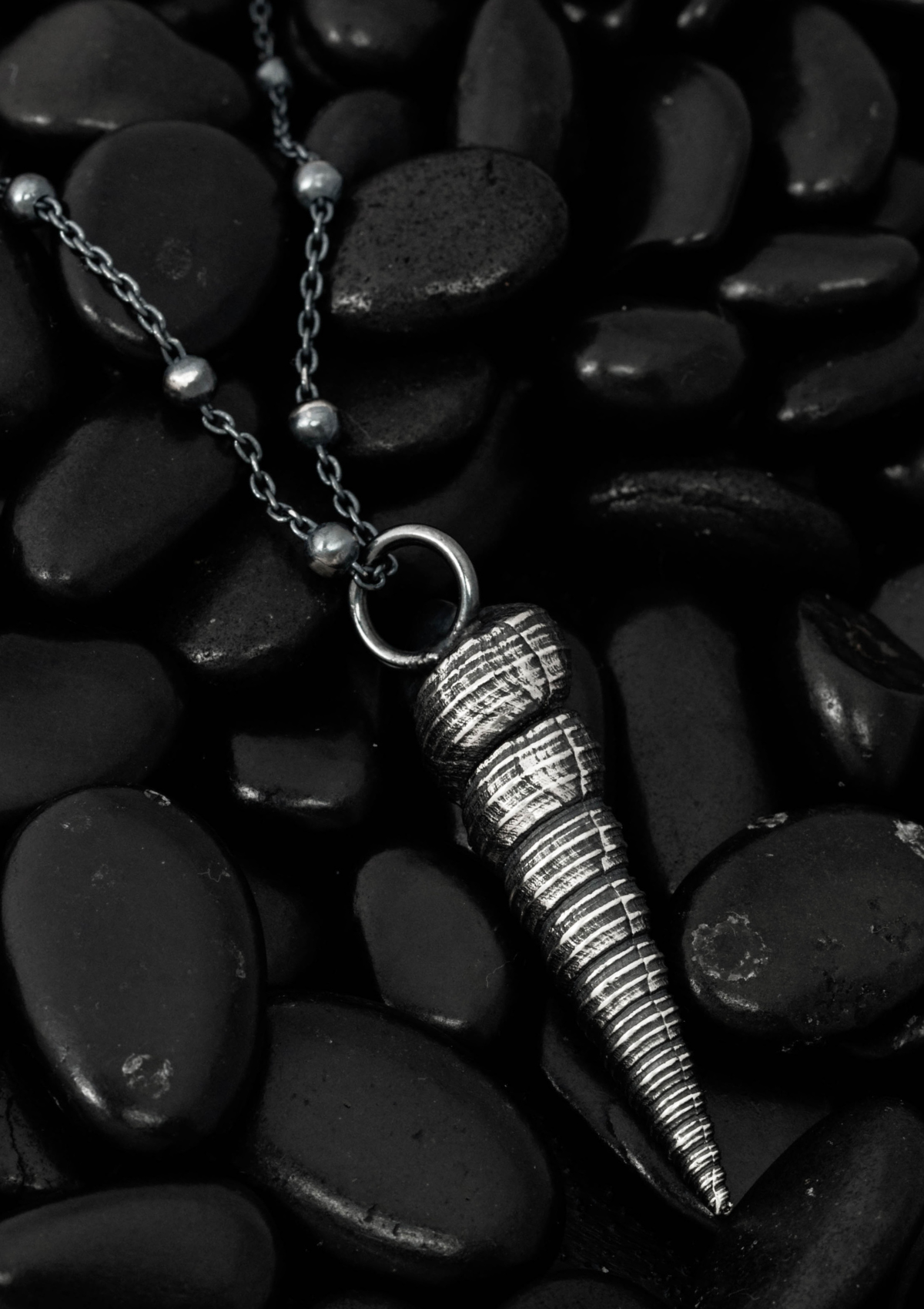 Haffrú - Silver seashell necklace in solid sterling silver