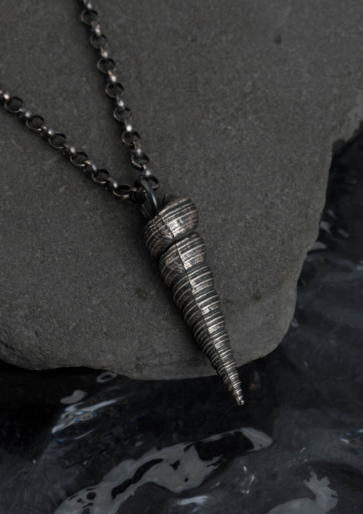 Haffrú - Silver seashell necklace in solid sterling silver