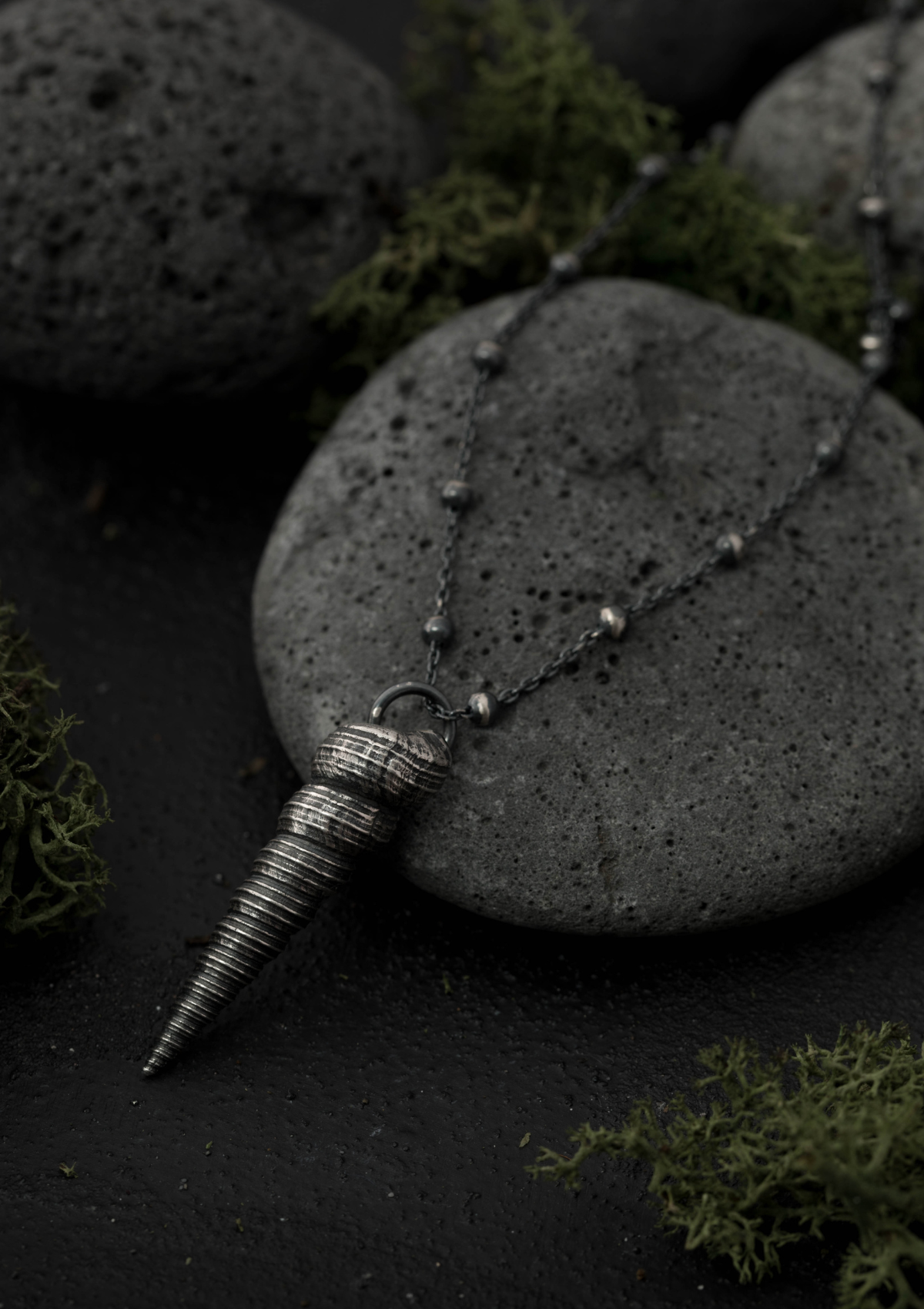 Haffrú - Silver seashell necklace in solid sterling silver