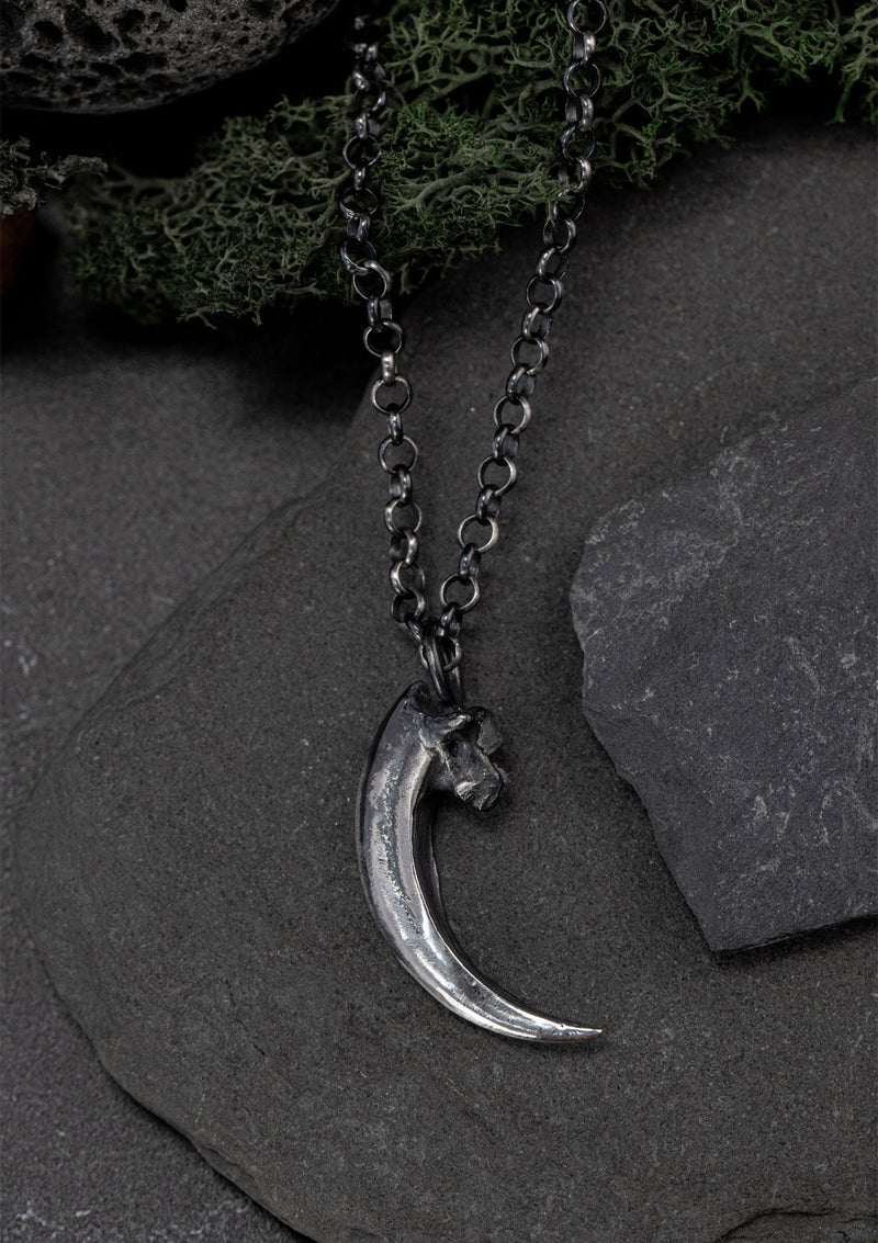 Forni - Raven claw necklace in solid sterling silver