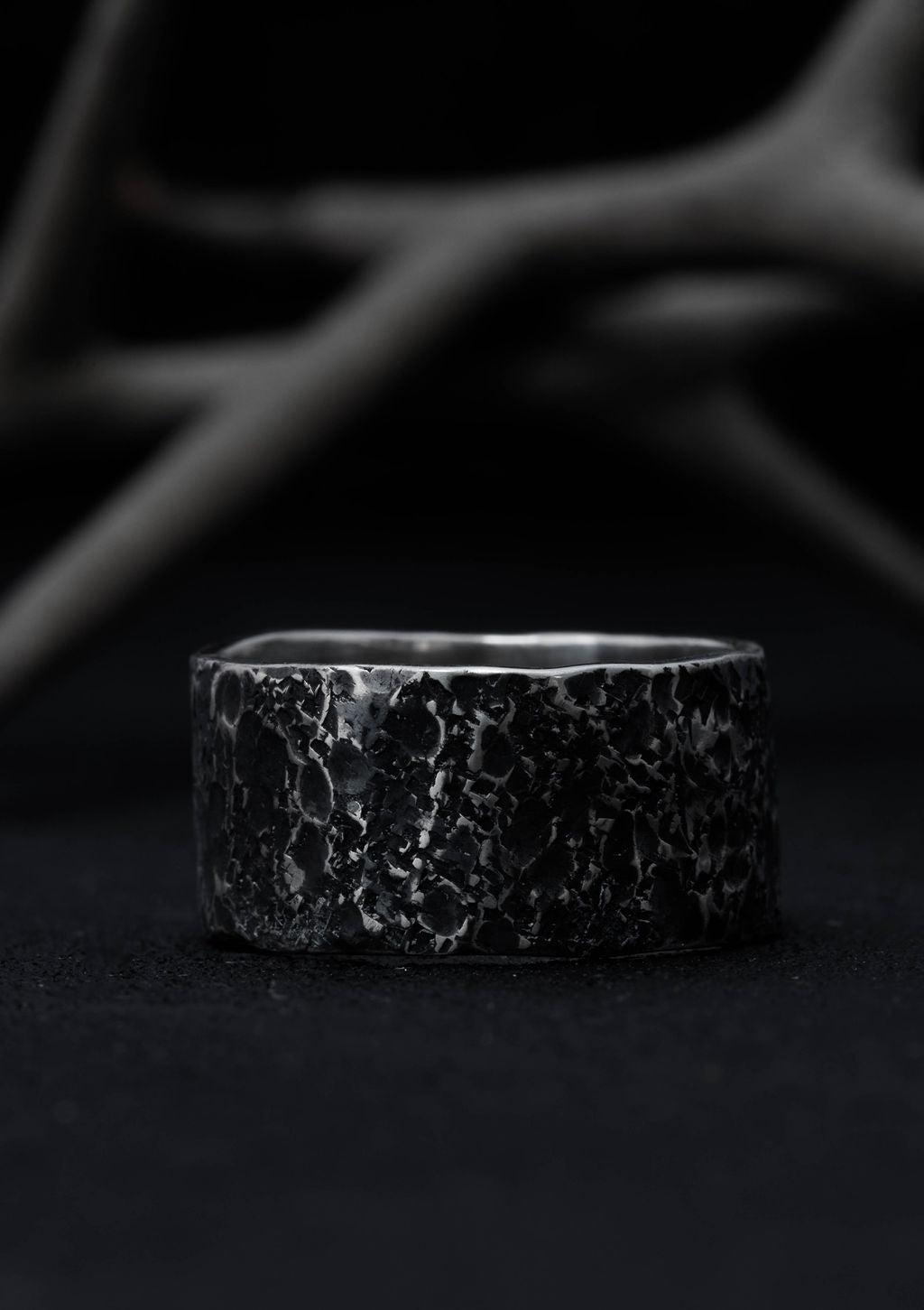 Trēow - Engravable tree bark ring in textured solid sterling silver