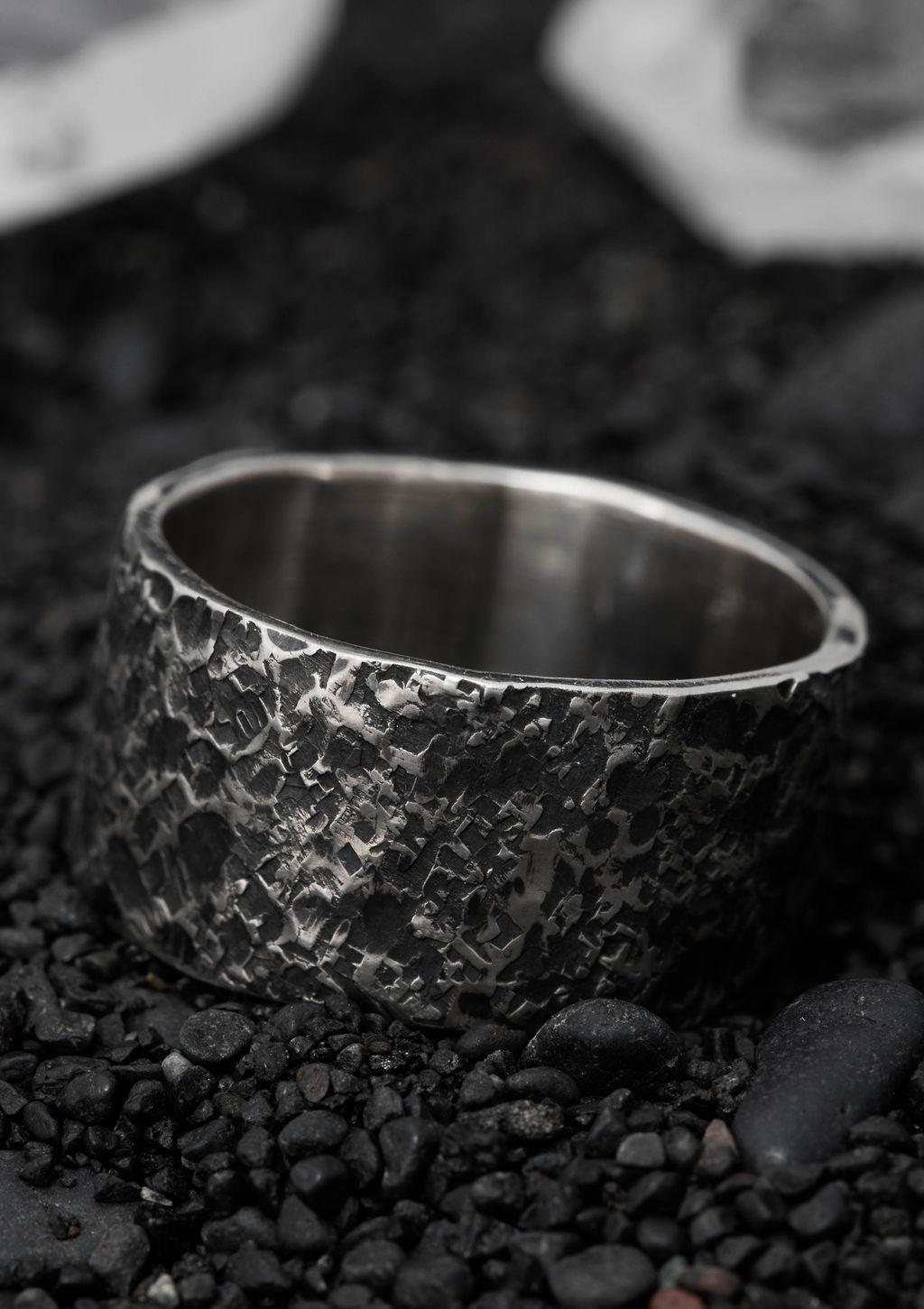 Trēow - Engravable tree bark ring in textured solid sterling silver