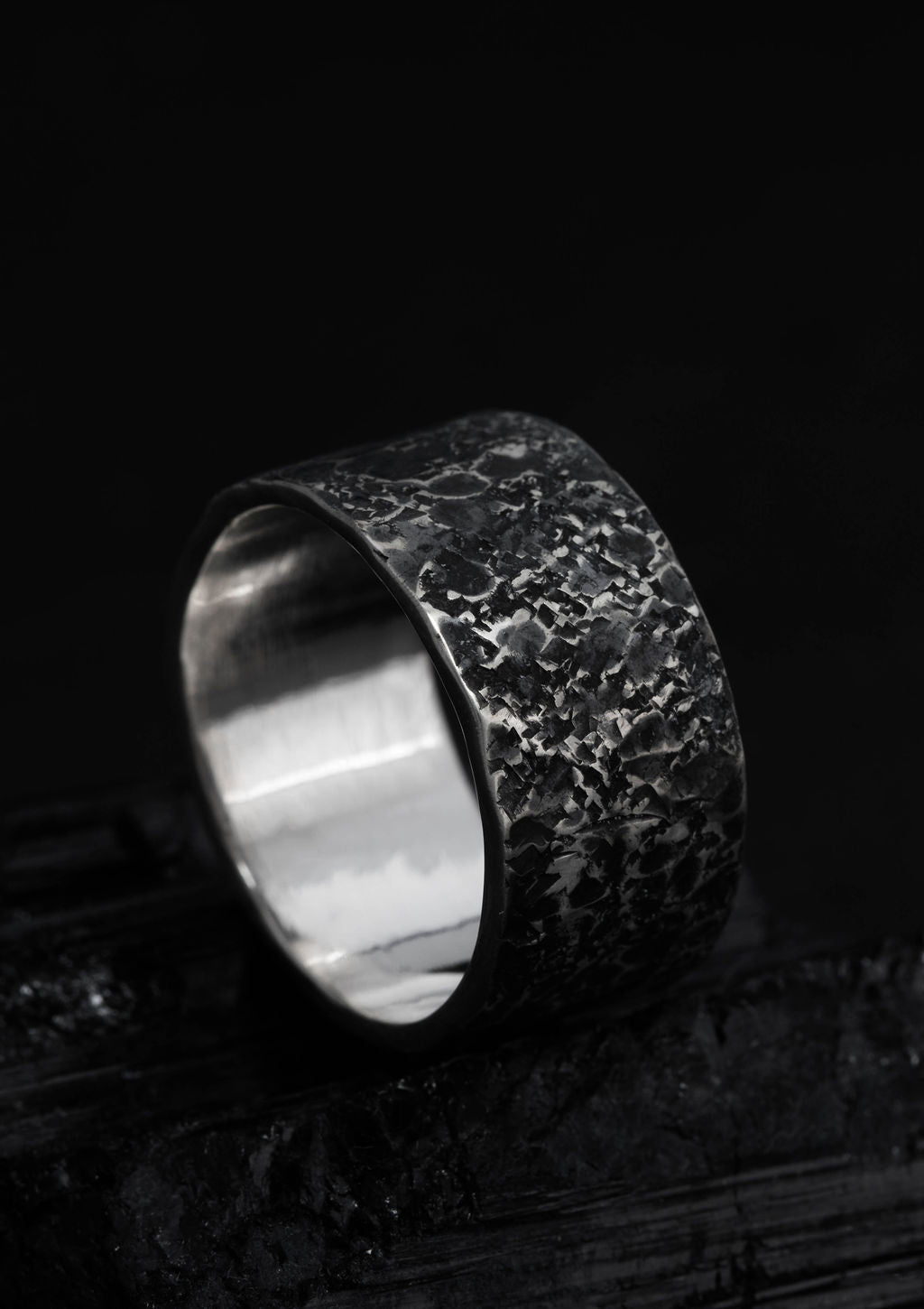 Trēow - Engravable tree bark ring in textured solid sterling silver