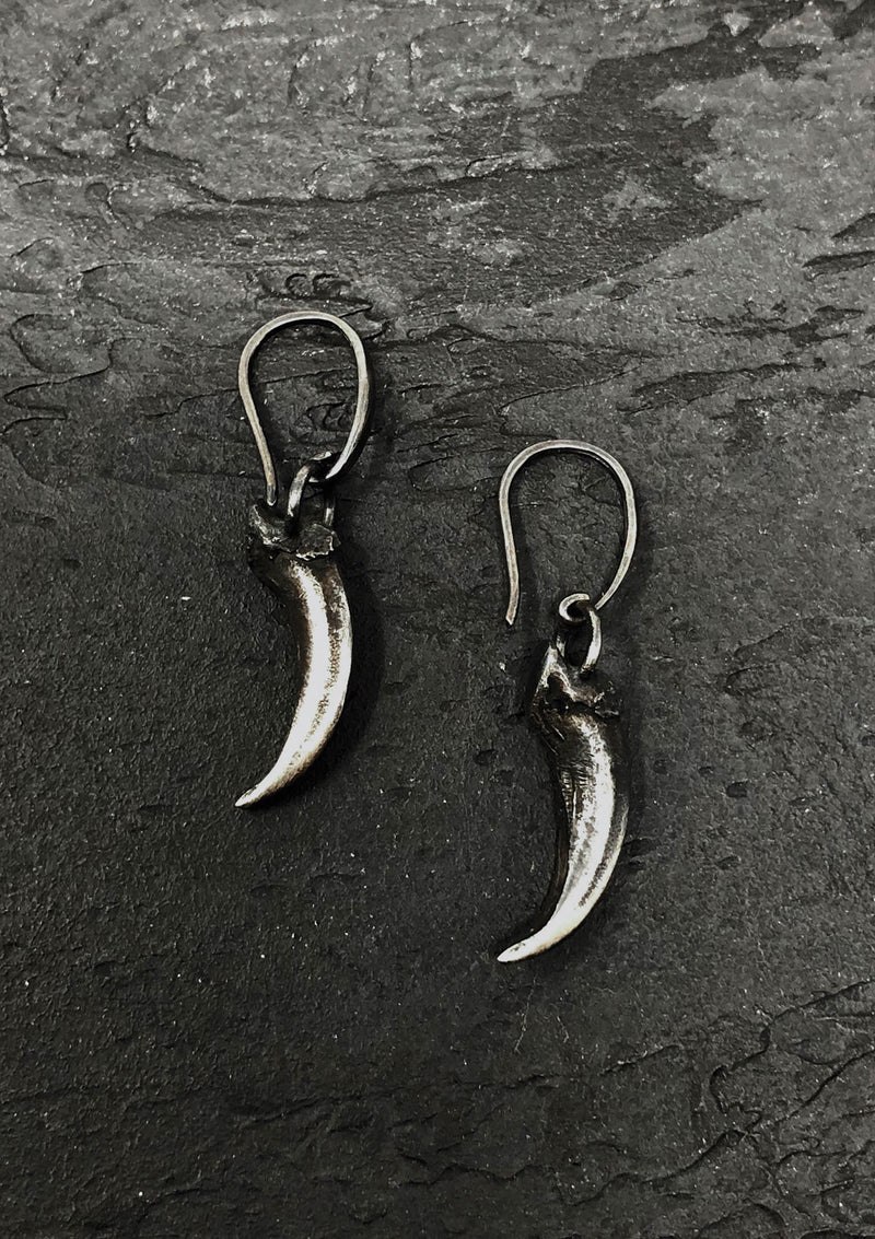 Sigyn - Fox claw earrings in solid sterling silver - Thorn & Claw Jewellery 