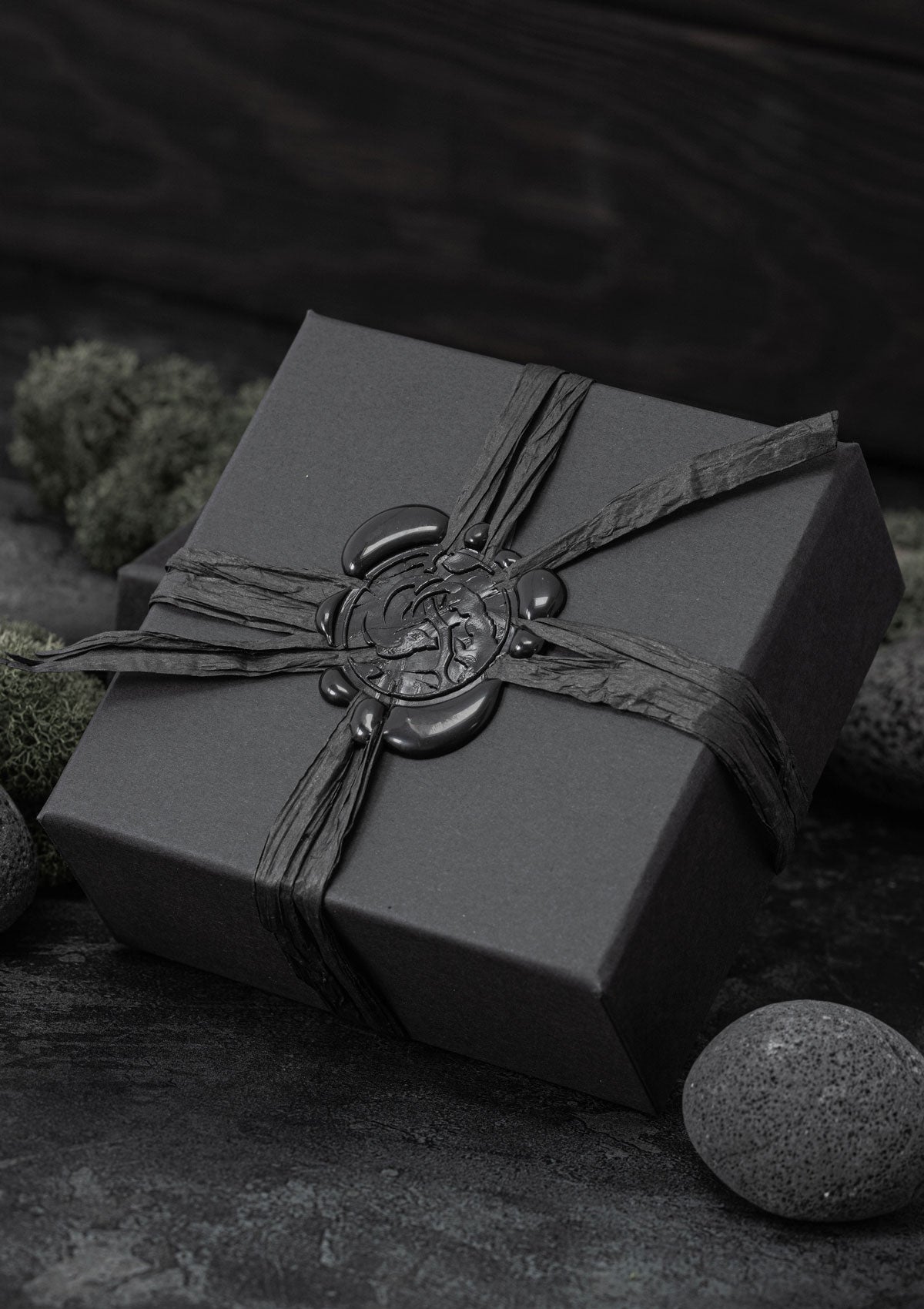 Hati - Wolf claw ecliptic necklace in solid sterling silver