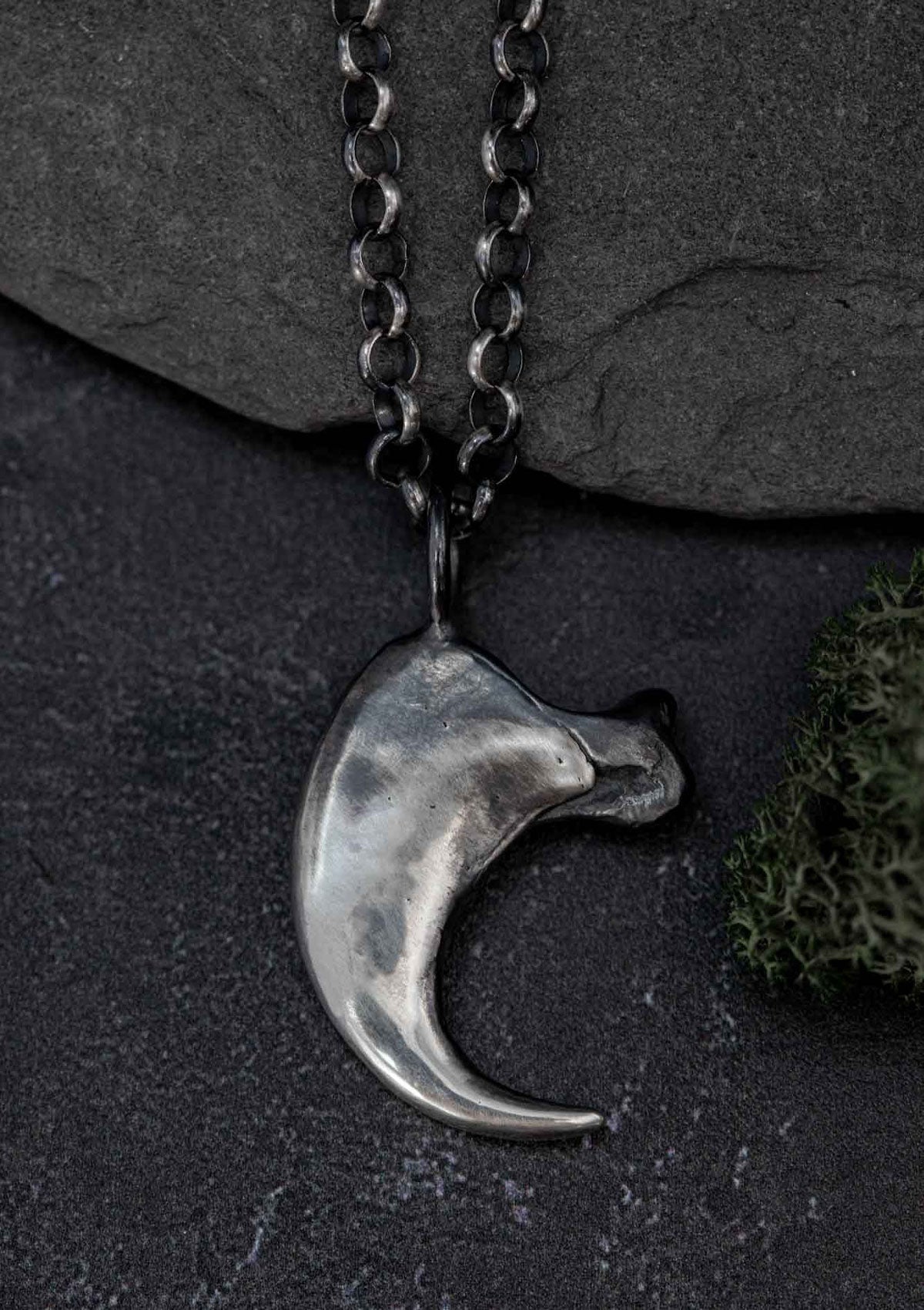 Freyja - Lynx claw necklace in solid sterling silver