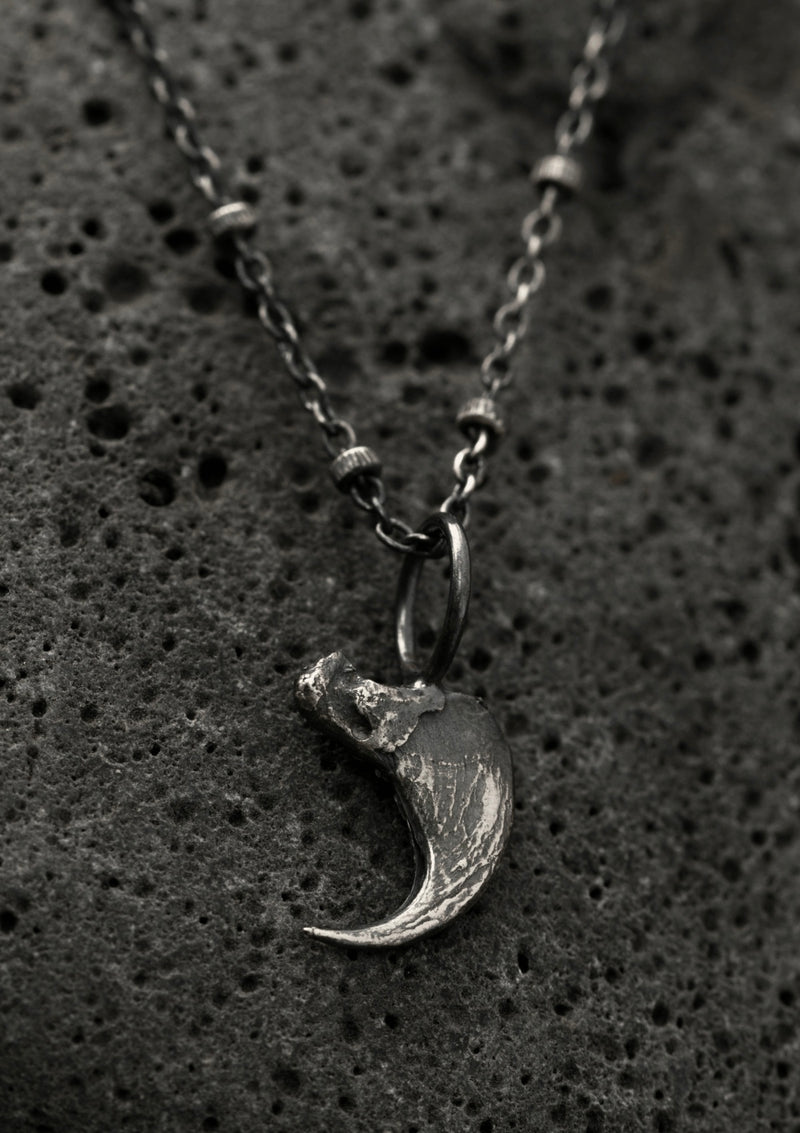 Ferae - Silver cat claw necklace in solid sterling silver