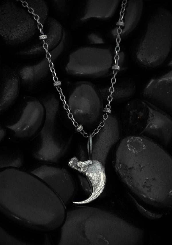 Ferae - Silver cat claw necklace in solid sterling silver