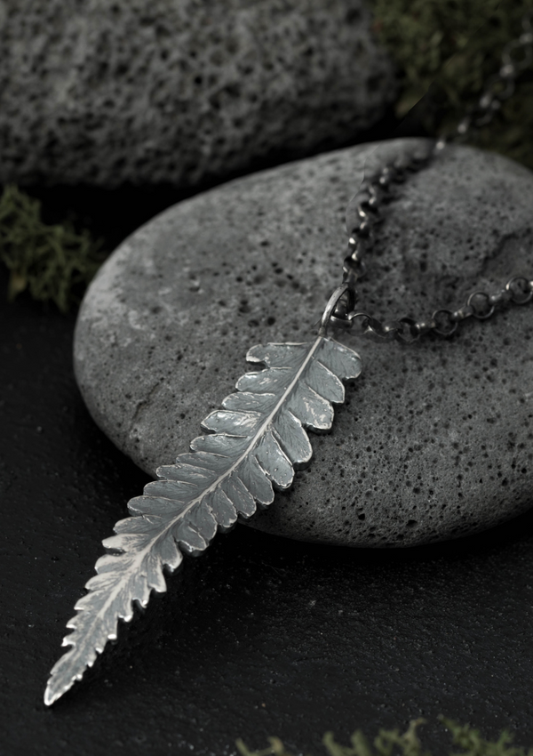 Skogsrå - Fern leaf necklace in solid sterling silver