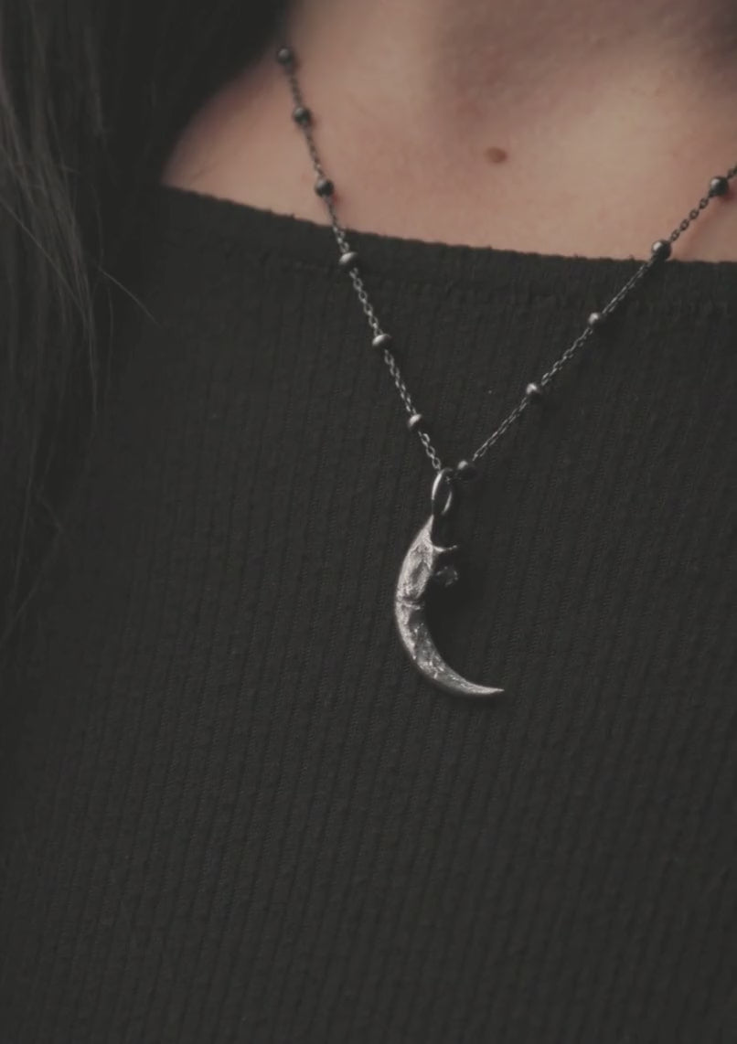 Næht - Owl talon necklace in solid sterling silver