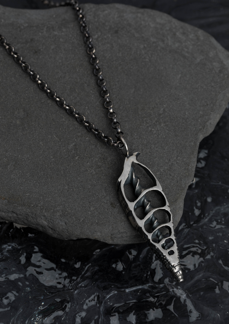 Dúfa - Seashell slice necklace in solid sterling silver
