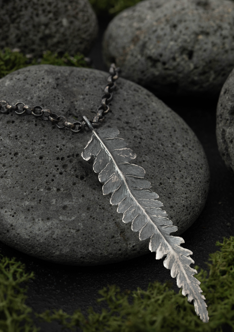 Skogsrå - Fern leaf necklace in solid sterling silver