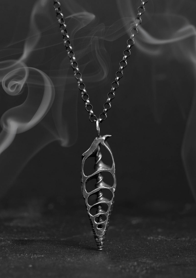 Dúfa - Seashell slice necklace in solid sterling silver