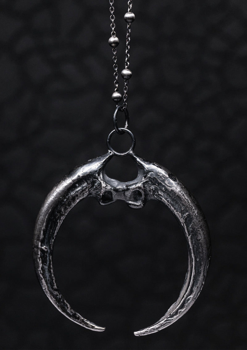 Hræsvelgr - Eagle talon sickle necklace in solid sterling silver