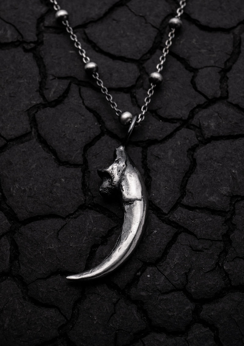 Næht - Owl talon necklace in solid sterling silver