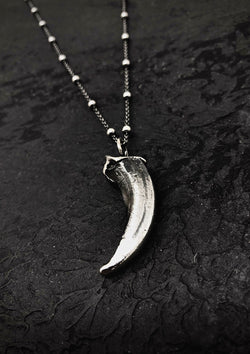 Fenrir - Wolf claw pendant in solid sterling silver - Thorn & Claw Jewellery 