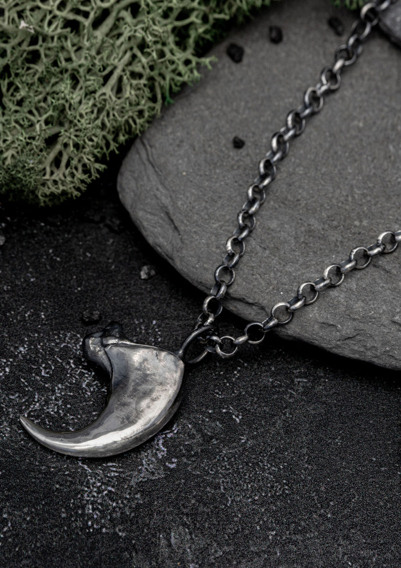 Freyja - Lynx claw necklace in solid sterling silver