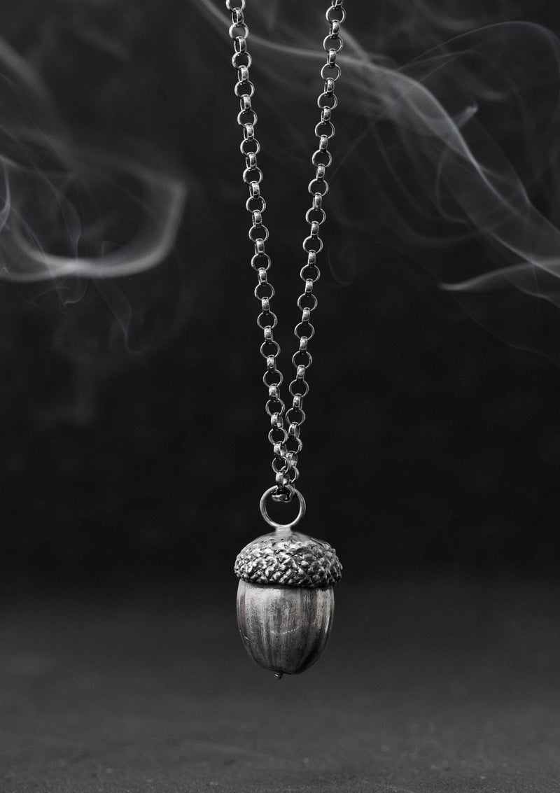 Duir - Large acorn necklace in solid sterling silver